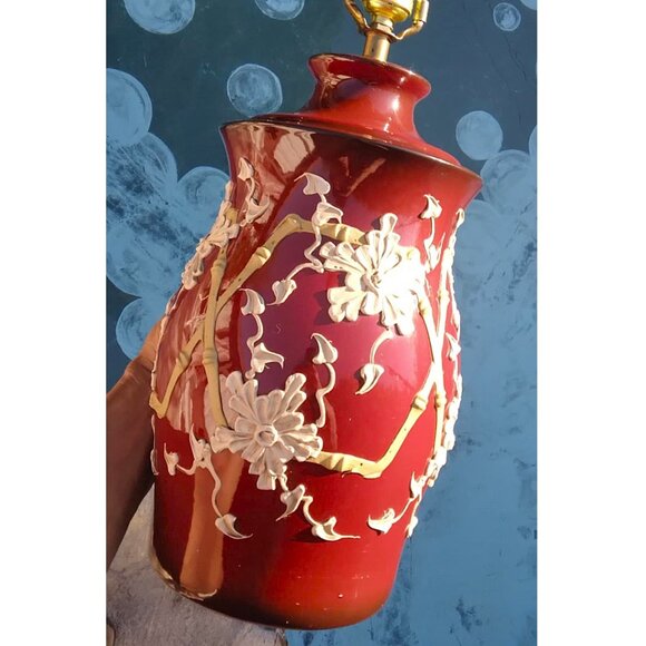 Gorgeous VTG MCM Hollywood Regency Chrysanthemums/Bamboo relief Table Lamp - Picture 2 of 14